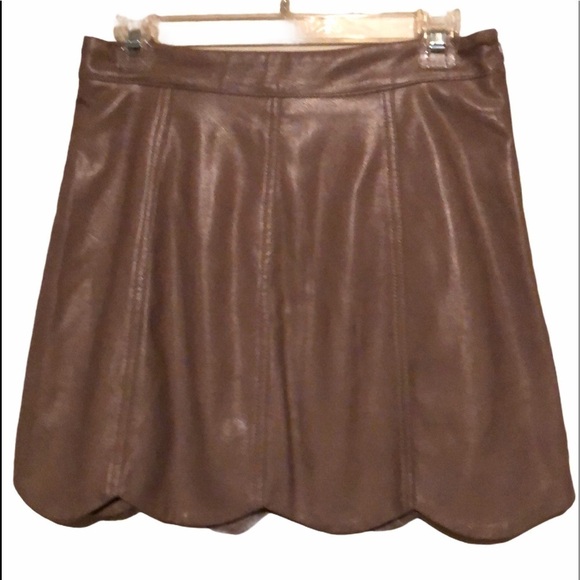Hyfve faux leather mini skirt, scalloped hem, sz M - Picture 1 of 9